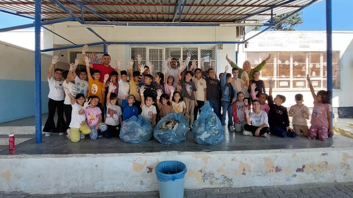 20 Eylül Dünya Temizlik Gününde Okulumuzu ve Köyümüzü temizledik ''TEMİZ KÖY, TEMİZ OKUL, TEMİZ TOPLUM''